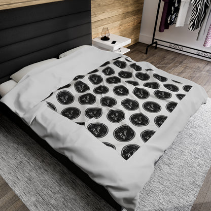 Bedding - Black Round Skaters Club Velveteen Plush Blanket - Skate of Matter LLC