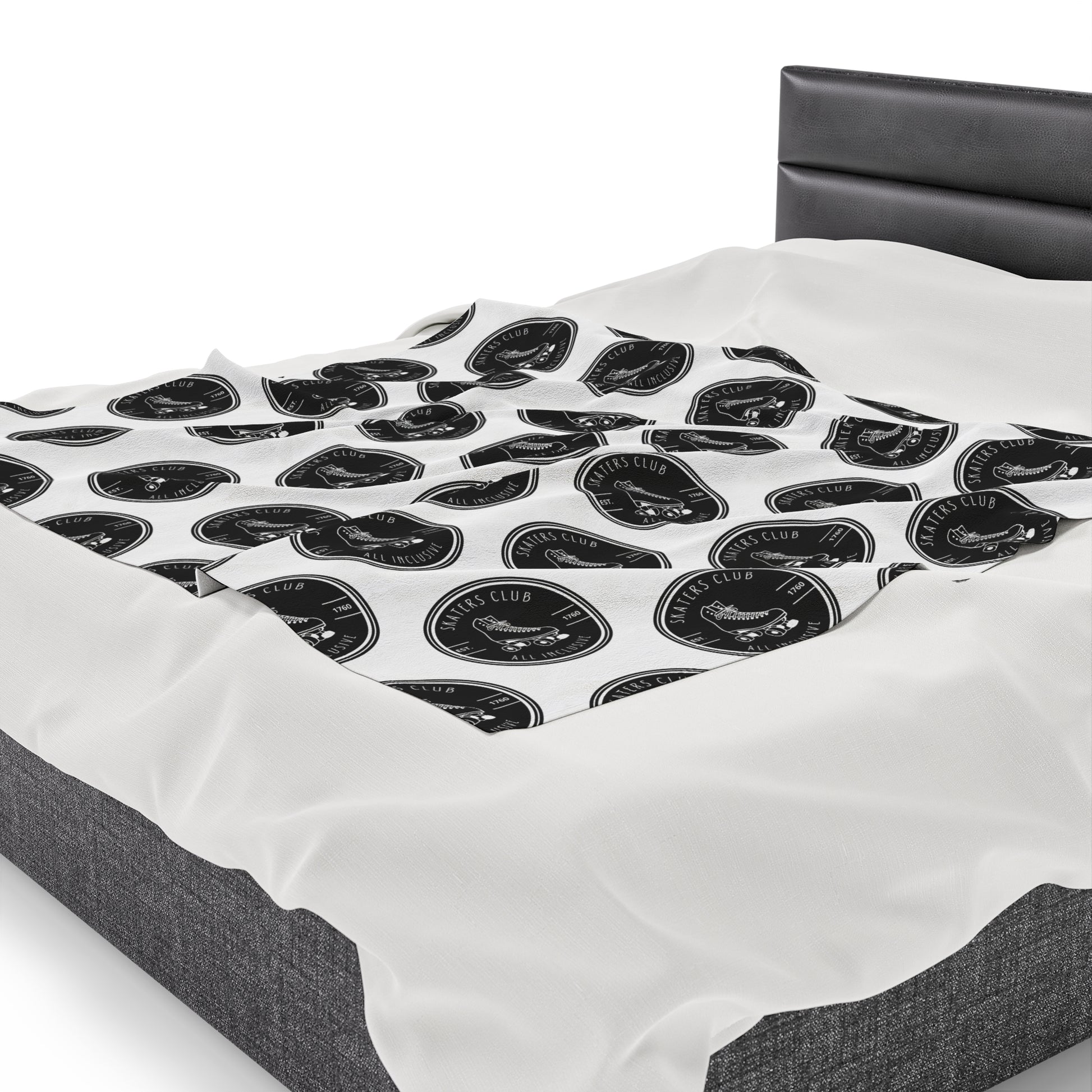 Bedding - Black Round Skaters Club Velveteen Plush Blanket - Skate of Matter LLC