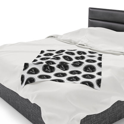 Bedding - Black Round Skaters Club Velveteen Plush Blanket - Skate of Matter LLC