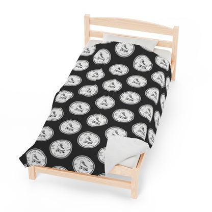 Bedding - White Round Skaters Club Velveteen Plush Blanket - Skate of Matter LLC